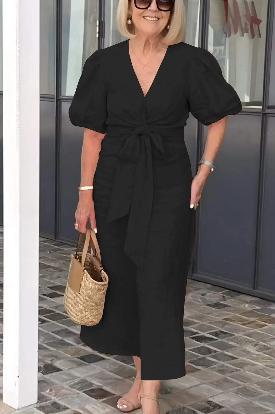 Elyza - Elegant V-Neck Dress